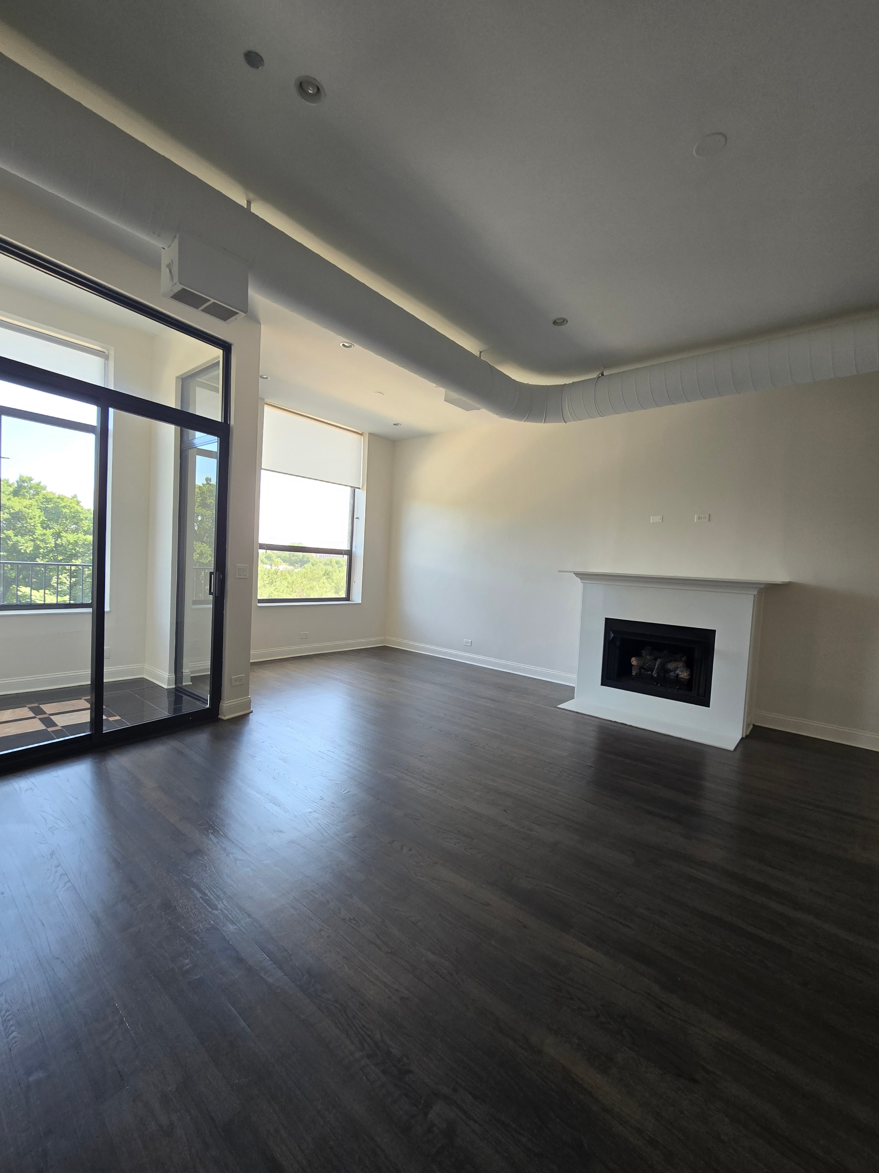 Spotless Living Room After Deep Cleaning